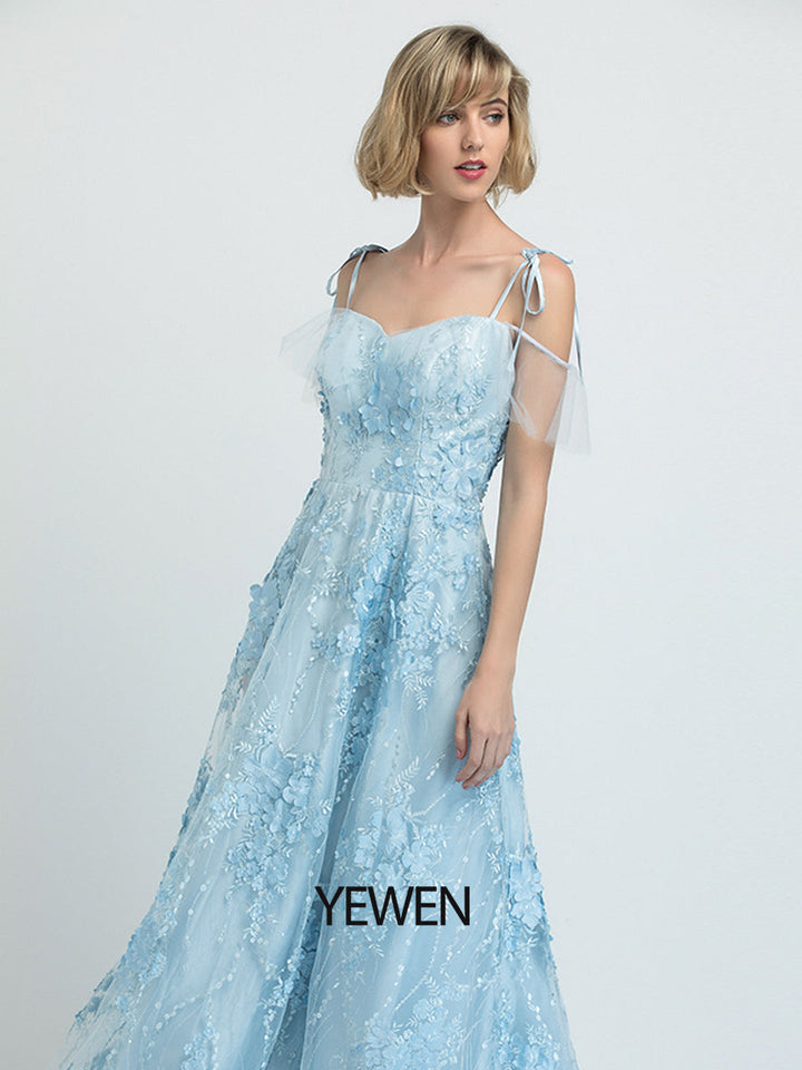 Blaues Ballkleid mit herzförmigem Ausschnitt und Blumenmuster, bodenlanges Tüllkleid 2024 