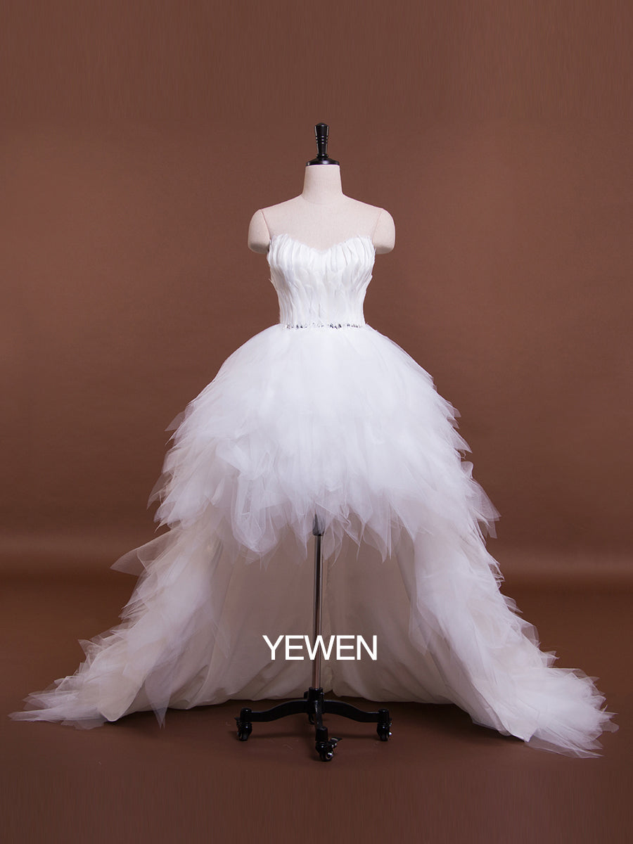 Feder Abendkleid Trägerlos Elegant High Low Umstandskleid für Fotoshooting 