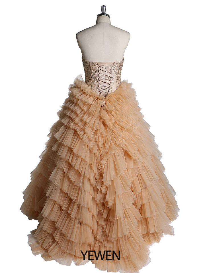 Ärmelloses, trägerloses, mehrlagiges, elegantes Ballkleid mit Rüschen, benutzerdefinierte Farben