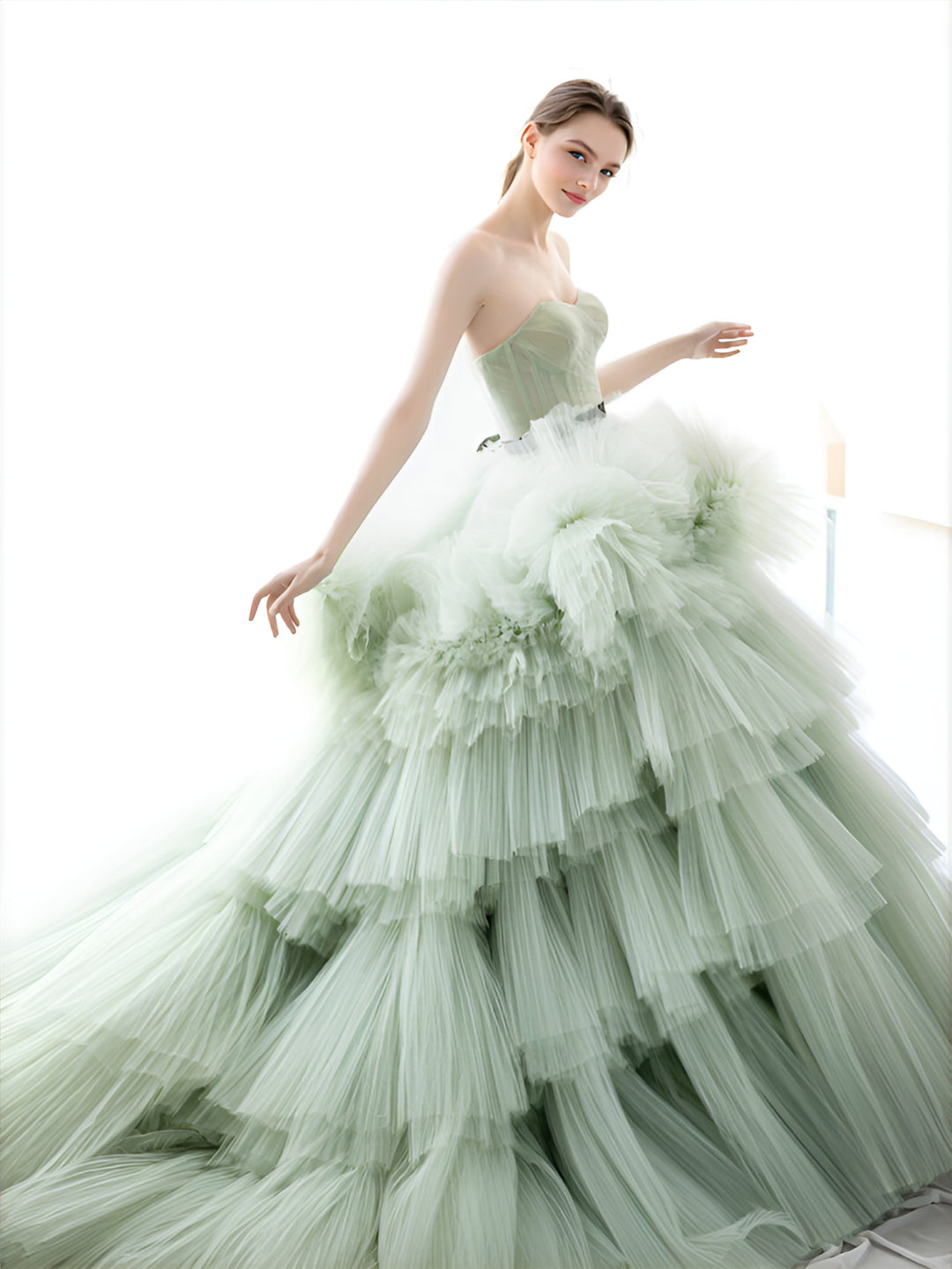 Plissiertes, tüllfarbenes Hochzeitskleid, nicht traditionelles Hochzeitskleid, Brautkleid aus Tüll für Fotoshootings 