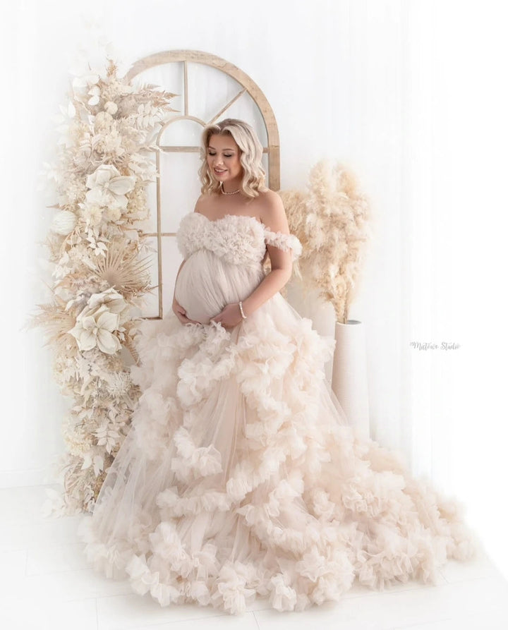 Tiefer V-Ausschnitt, Tüll, volle Rüschen, rückenfreies Wolkenkleid, Umstandskleid für Fotoshooting