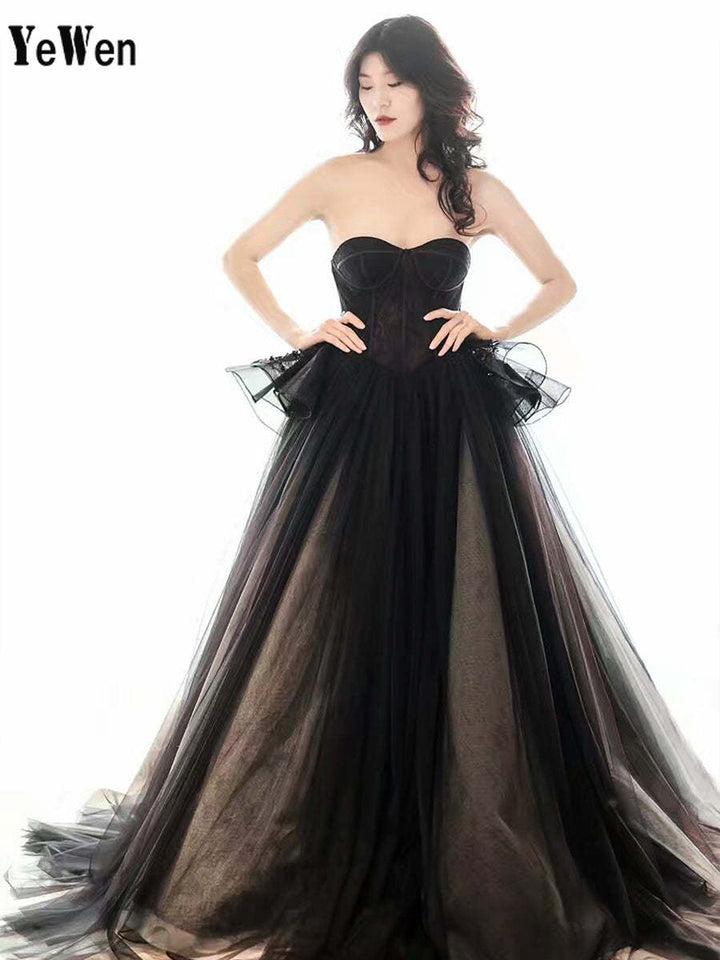 Schwarzes trägerloses farbiges Brautkleid Ballkleid Benutzerdefinierte Farben YW230331 