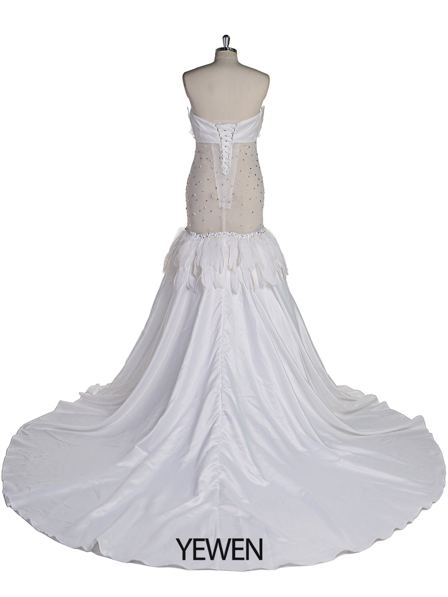 Wunderschönes Meerjungfrau-Brautkleid mit Perlenbesatz, sexy, durchsichtiges, trägerloses Umstandskleid, Fotografie-Kleid mit Federn 