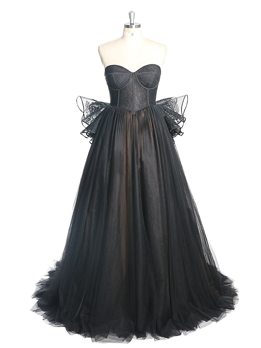 color of the wedding dress
