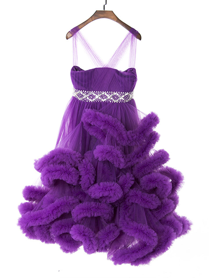 Ärmelloses Blumenmädchenkleid mit V-Ausschnitt und Rüschen