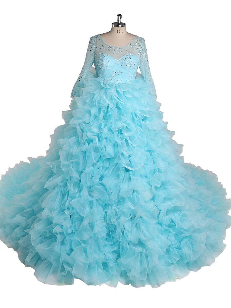 Hellblaues Umstandskleid mit Organza-Rüschen und Spitze und langen Ärmeln für Fotoshooting 