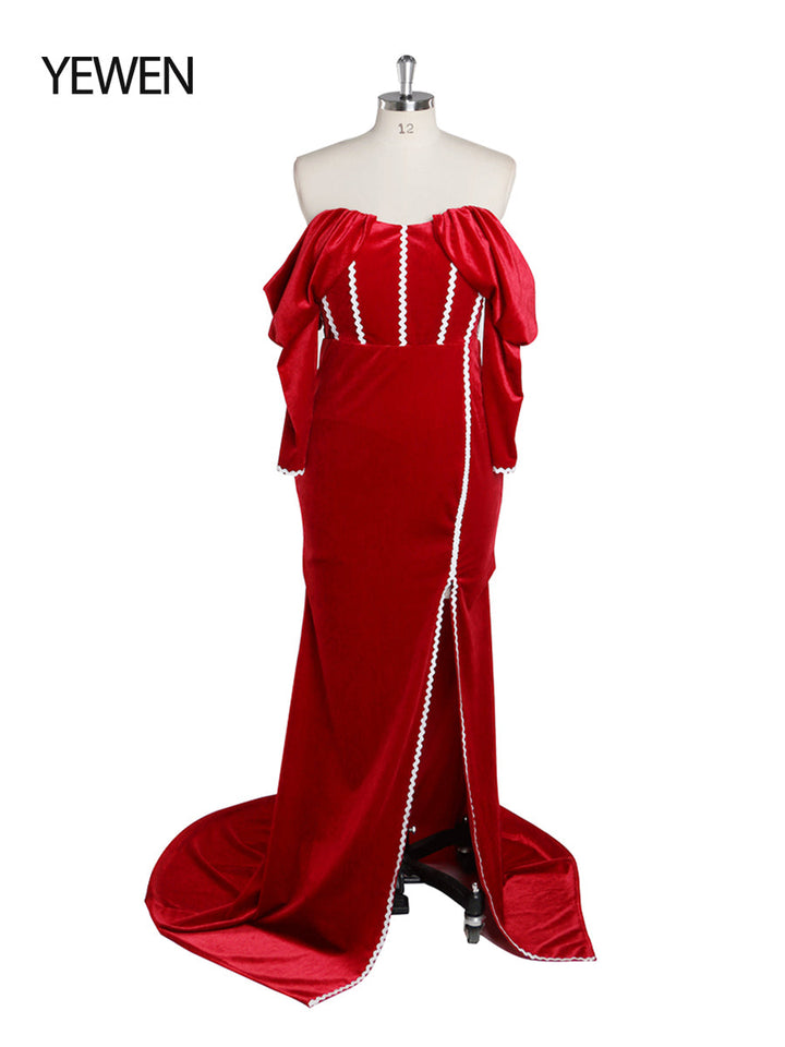 Langärmliges, schulterfreies rotes Samt-Meerjungfrauen-Ballkleid mit Seitenschlitz für Fotoshootings YW230747