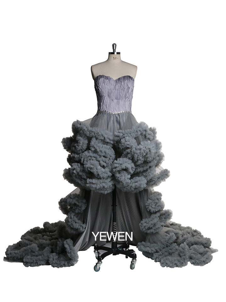 High Low Umstandskleid Trägerloses Cocktailpartykleid mit Rüschen 