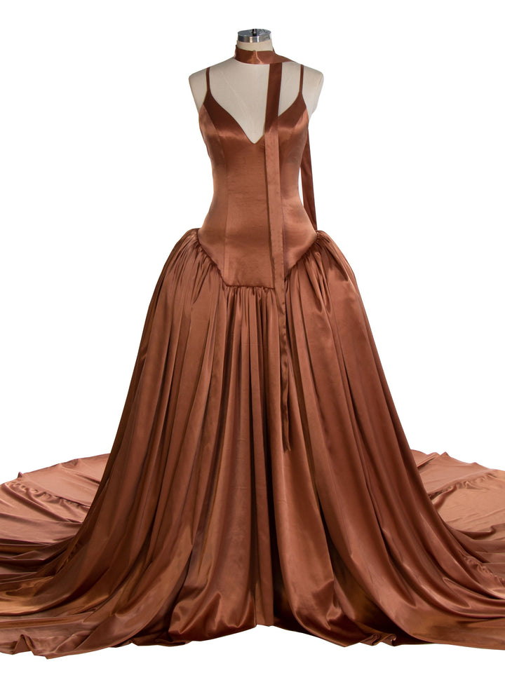 Braunes langes Seidensatinkleid mit gerafftem Rockdetail, Partykleid YW240026 