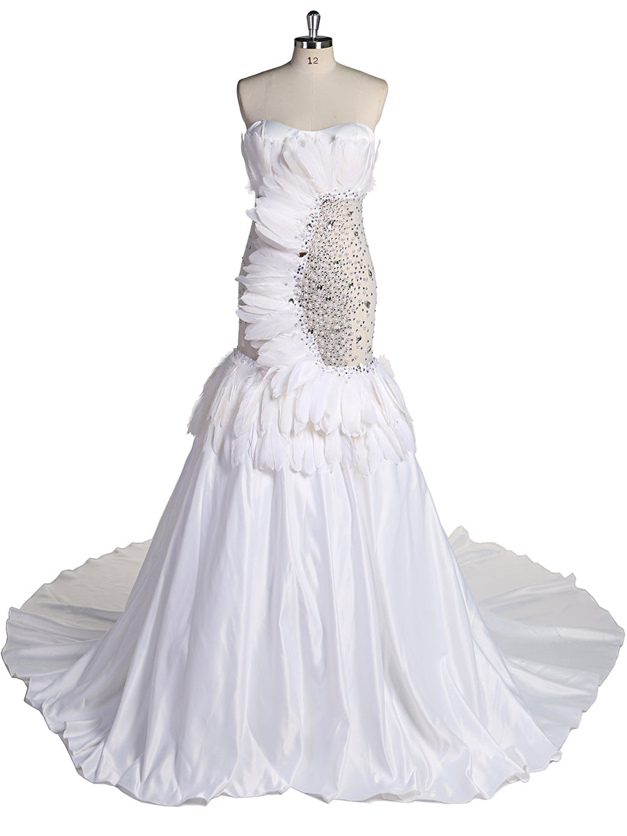 Wunderschönes Meerjungfrau-Brautkleid mit Perlenbesatz, sexy, durchsichtiges, trägerloses Umstandskleid, Fotografie-Kleid mit Federn 