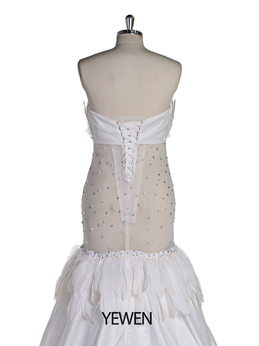 Wunderschönes Meerjungfrau-Brautkleid mit Perlenbesatz, sexy, durchsichtiges, trägerloses, langes Umstandskleid, Fotografie-Kleid mit Federn, YEWEN 