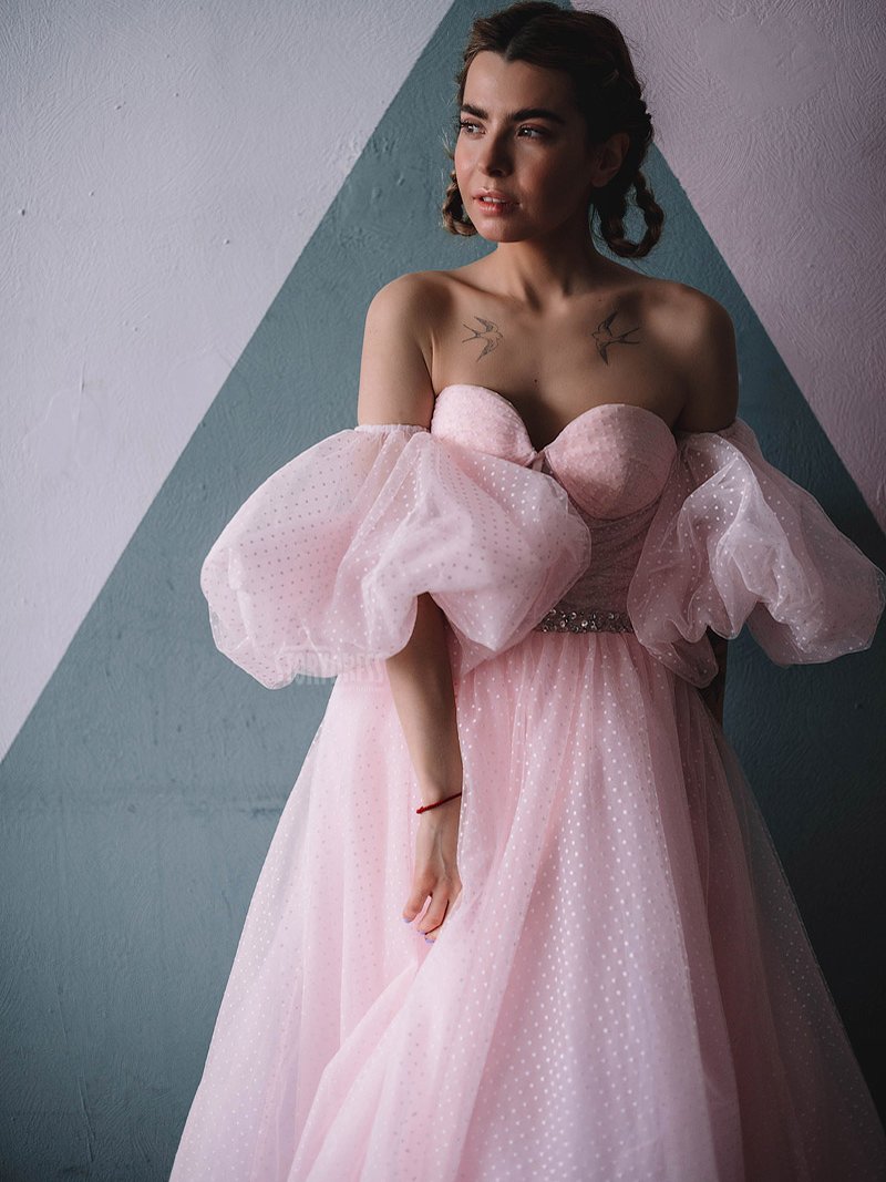Plus Size Off Shoulder Puffärmel Polka Dot Rosa Ballkleid Fotoshooting-Kleid