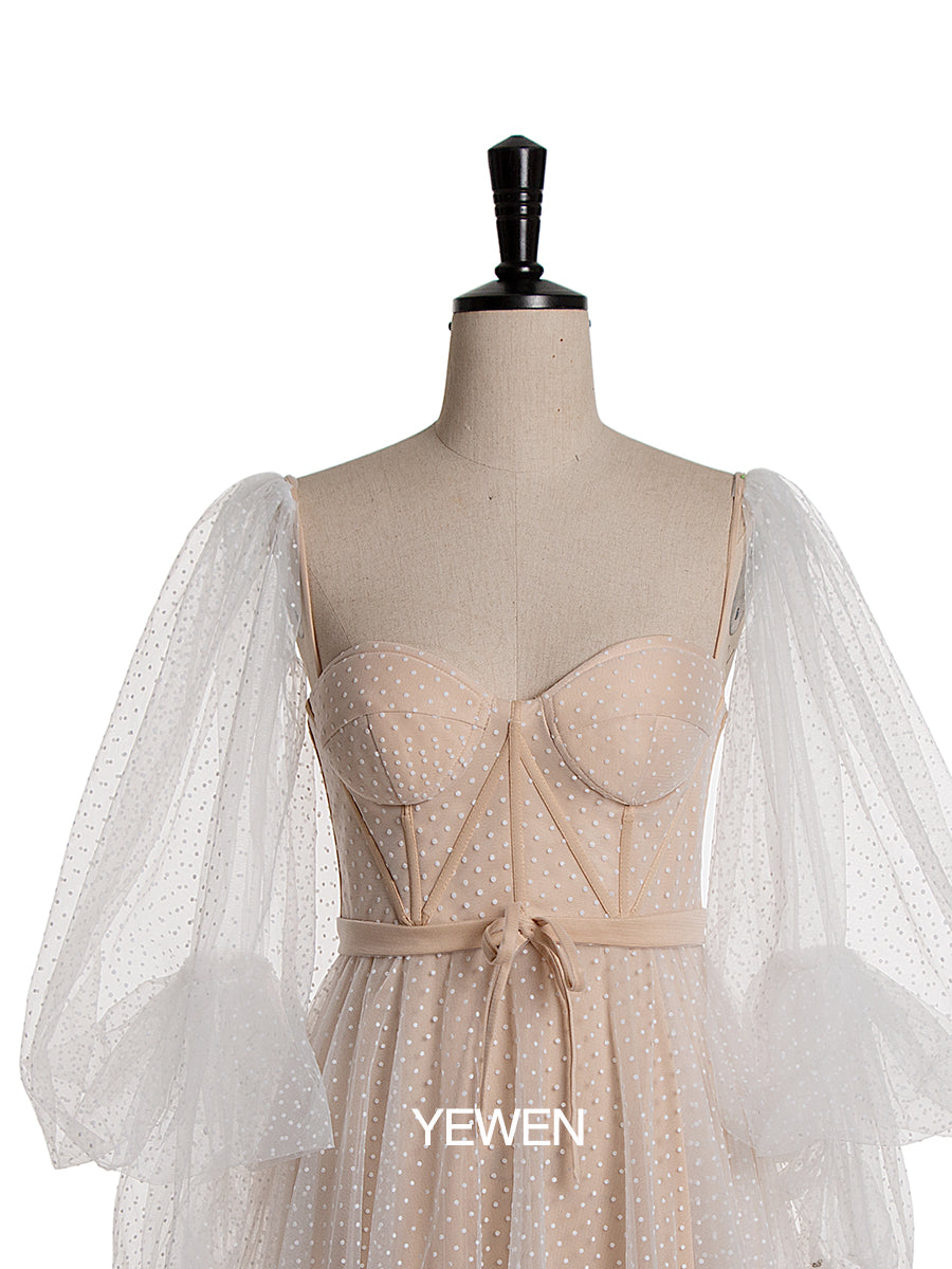 Elegantes Maxikleid mit Ballonärmeln und Herzausschnitt, für Abende und Fotoshootings