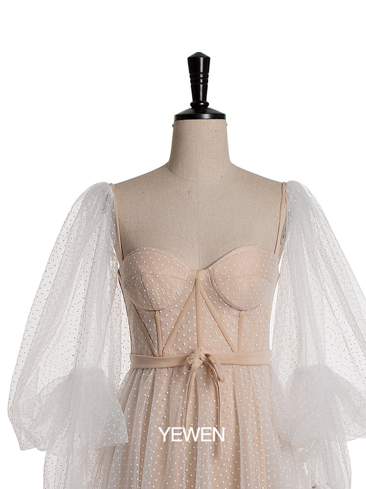 Elegantes Maxikleid mit Ballonärmeln und Herzausschnitt, für Abende und Fotoshootings