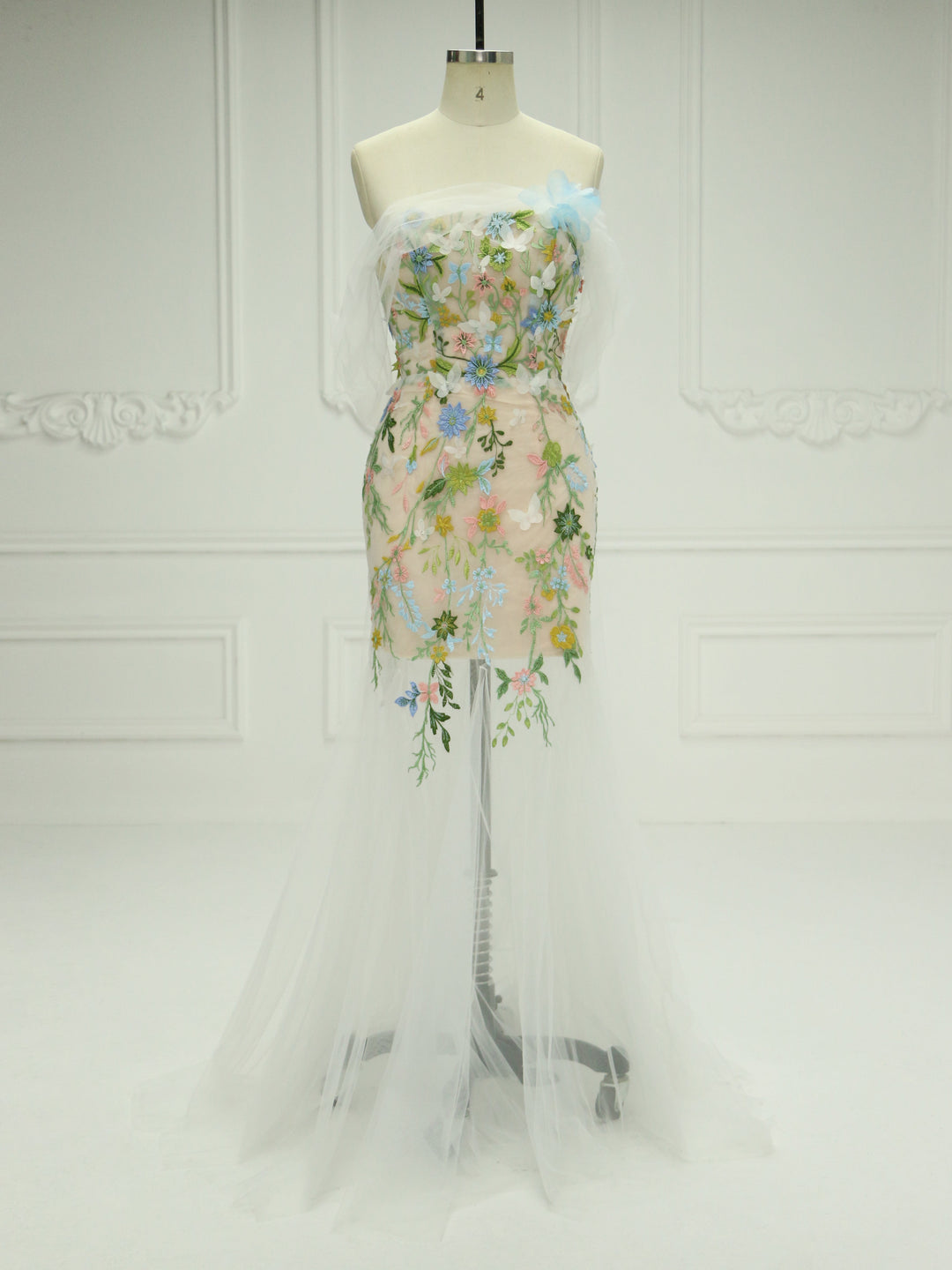 Trumpet/Mermaid Strapless, Tulle Prom Dresses with Embroidery Lace
