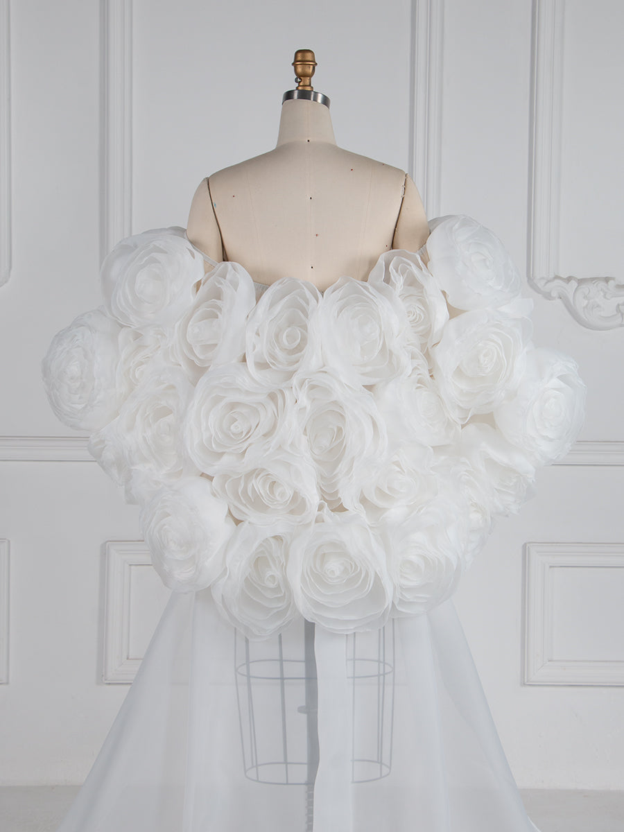 Wunderschöner handgefertigter kurzer Umhang mit 3D-Blumen und abnehmbarer Schleppe, eleganter Hochzeitsüberzug, Brautschal YW250028