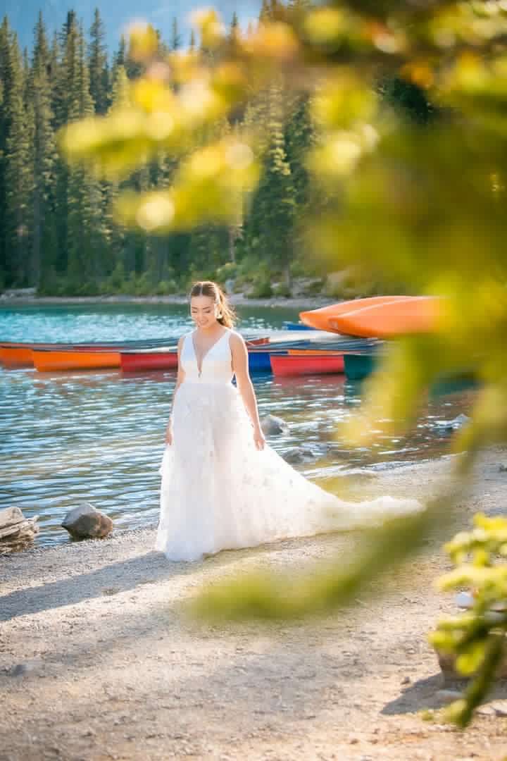 Doppelter V-Ausschnitt Tüll Spitze Bohemian Strand Brautkleid YW230217