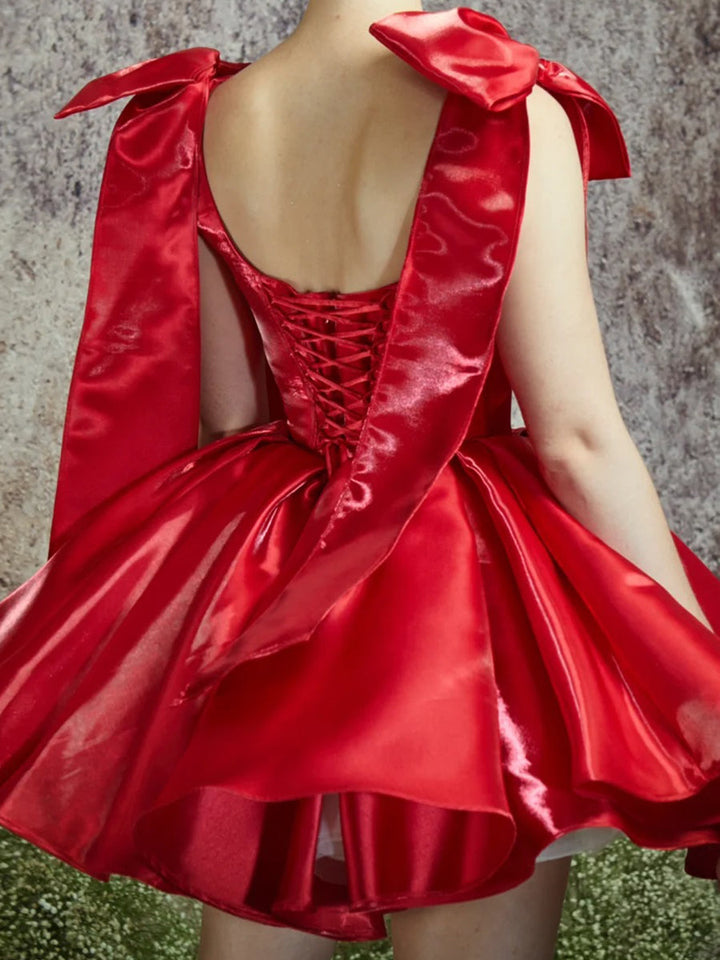 Modernes kurzes Abschlussball-Partykleid, individuelles Cocktailkleid, Schleife, verstellbare Träger, Puffrock, Heimkehrkleid