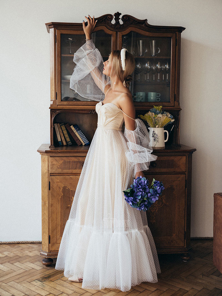 Elegantes Maxikleid mit Ballonärmeln und Herzausschnitt, für Abende und Fotoshootings